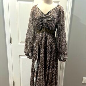 Mía Joy Floral Long Sleeve Dress